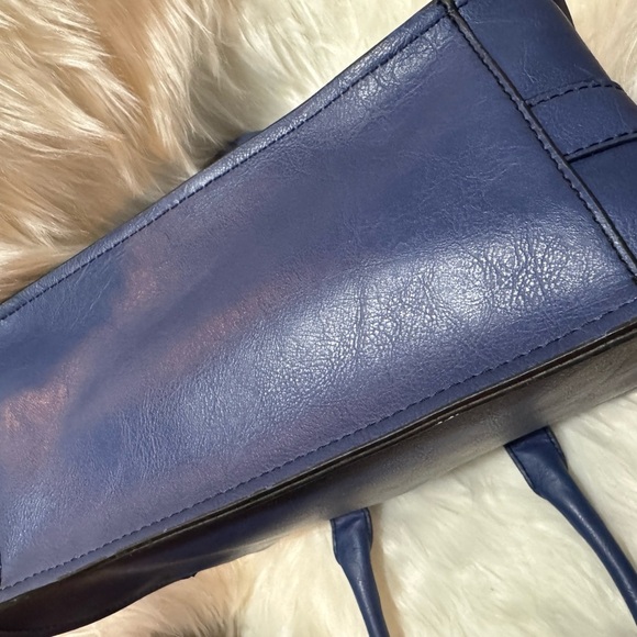 London Fog Elegant Blue Handbag - Picture 6 of 11